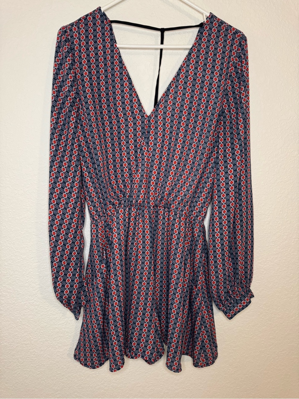 Long-Sleeve V-Neck Printed Mini romper in Navy and Red
